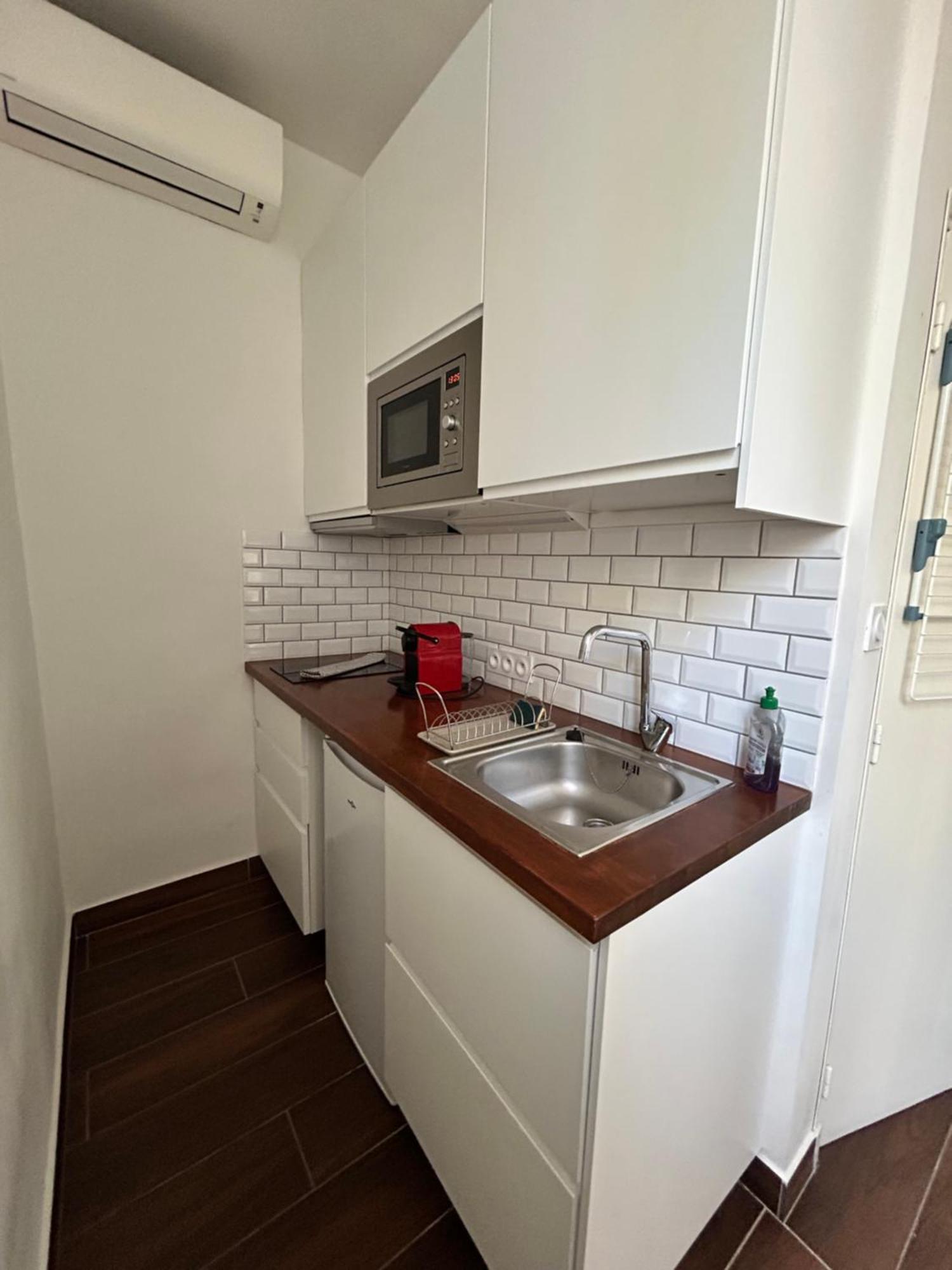 Agreable Studio Renove Avec Place De Parking Bandol Exterior photo