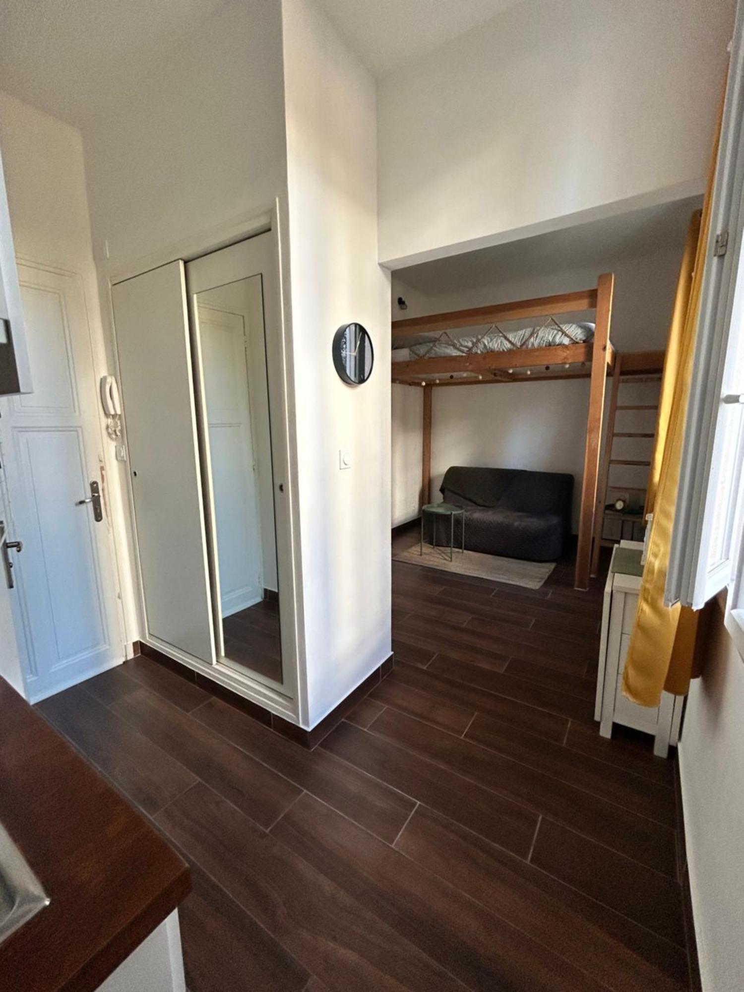 Agreable Studio Renove Avec Place De Parking Bandol Exterior photo